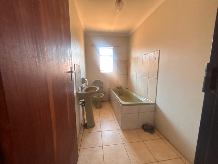 To Let 3 Bedroom Property for Rent in Bloemside Free State